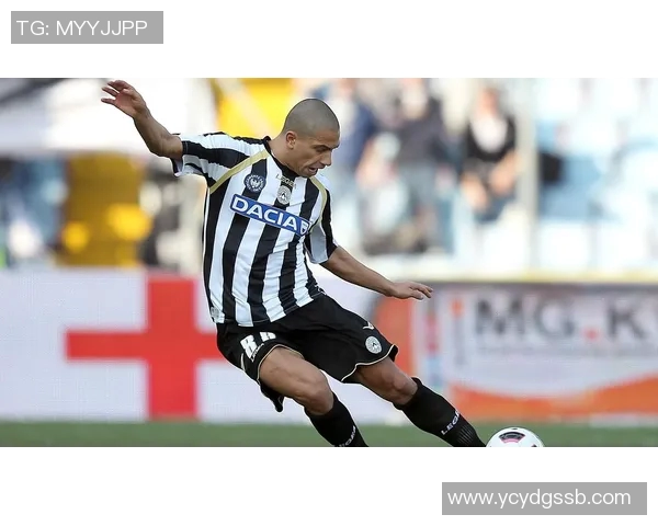 足球明星时尚风暴辣眼穿搭引发热议谁才是潮流先锋